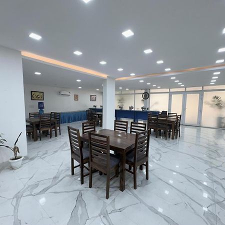 Pacific Inn Eco Central Gurgaon Exteriör bild