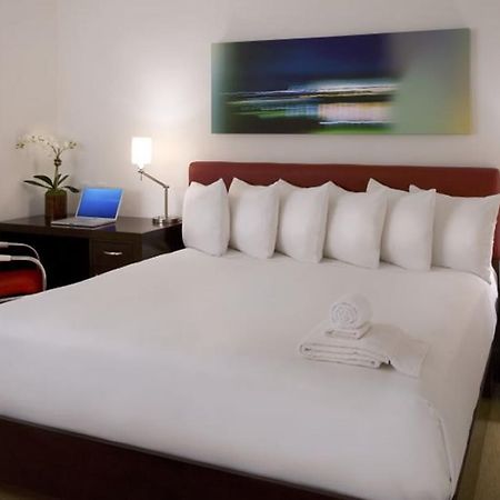 Pacific Inn Eco Central Gurgaon Exteriör bild