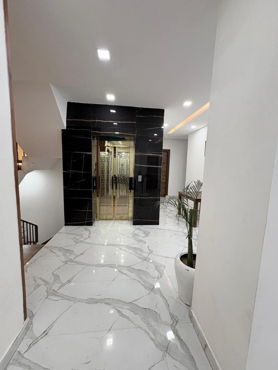 Pacific Inn Eco Central Gurgaon Exteriör bild