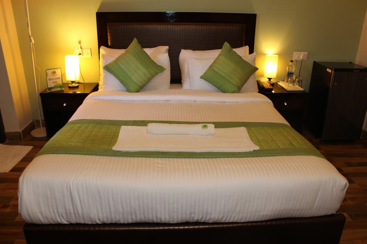 Pacific Inn Eco Central Gurgaon Exteriör bild