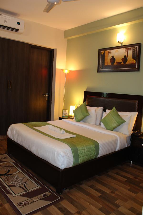 Pacific Inn Eco Central Gurgaon Exteriör bild