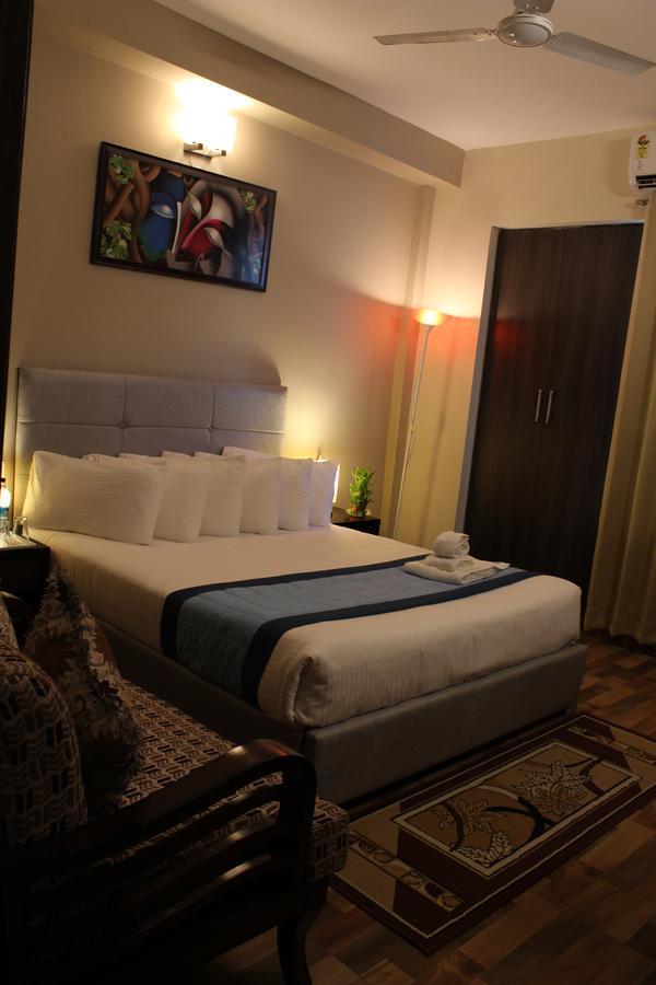Pacific Inn Eco Central Gurgaon Exteriör bild