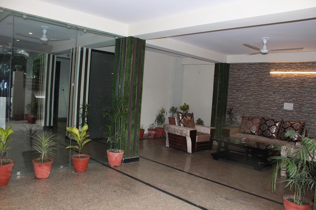 Pacific Inn Eco Central Gurgaon Exteriör bild