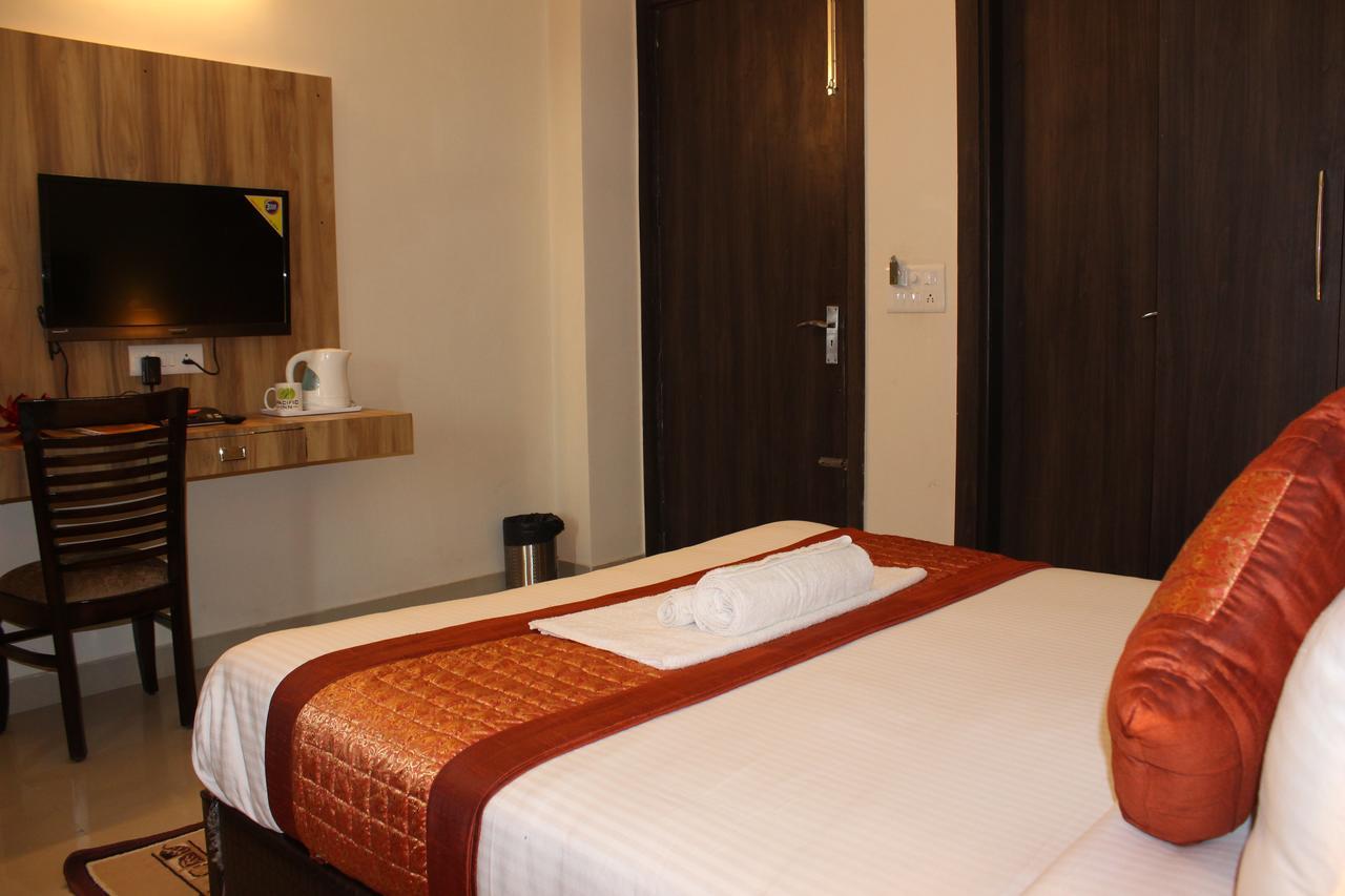 Pacific Inn Eco Central Gurgaon Exteriör bild