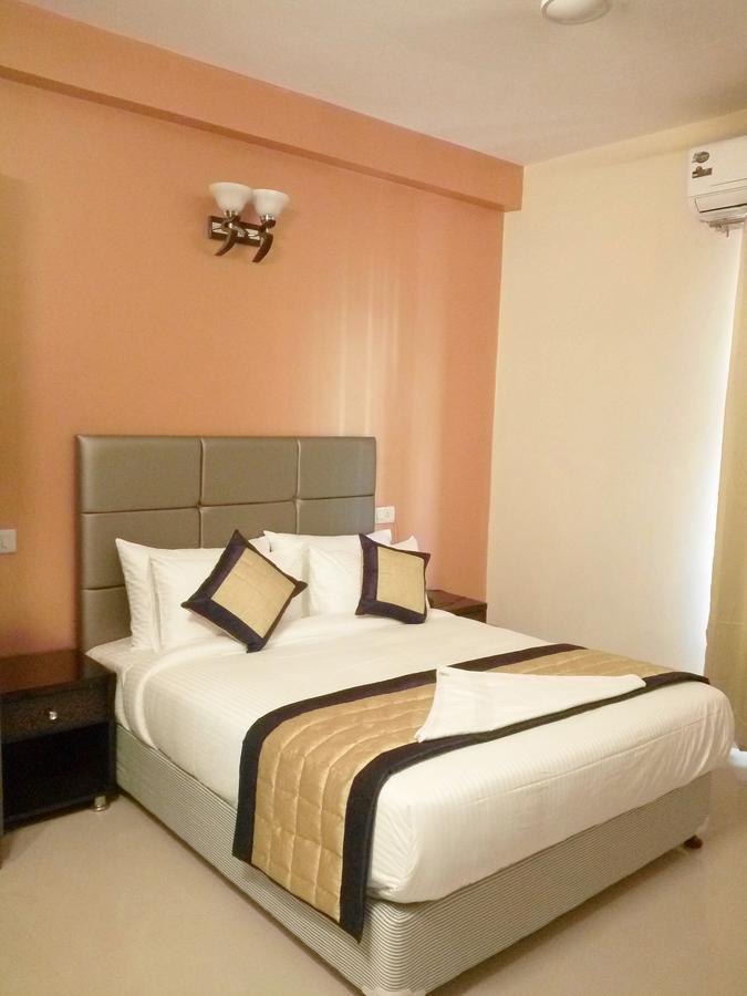 Pacific Inn Eco Central Gurgaon Exteriör bild