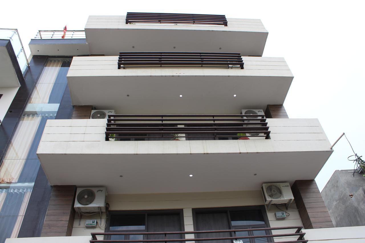 Pacific Inn Eco Central Gurgaon Exteriör bild
